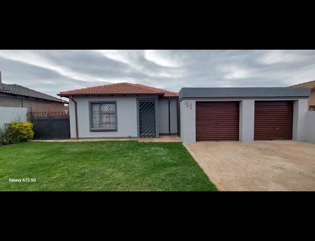 3 BEDROOM HOUSE FOR SALE IN THE ORCHARDS